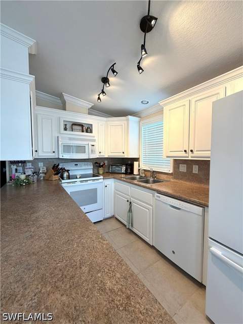 4521 Sawmill Dr E, Estero FL - photo 12 of 20