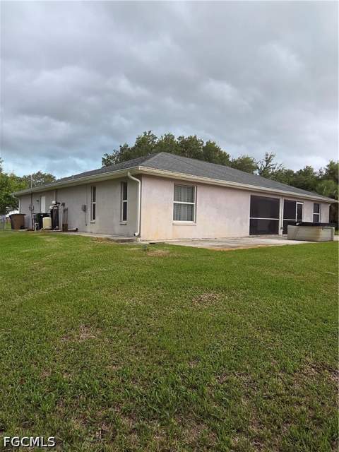 1025 Iris St E, Lehigh Acres FL - photo 8 of 41