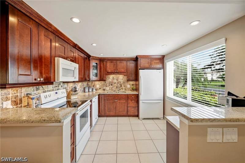 2 bedroom Condominium at 416 Teryl Rd 2363, Glades Country Club, Naples — photo 4