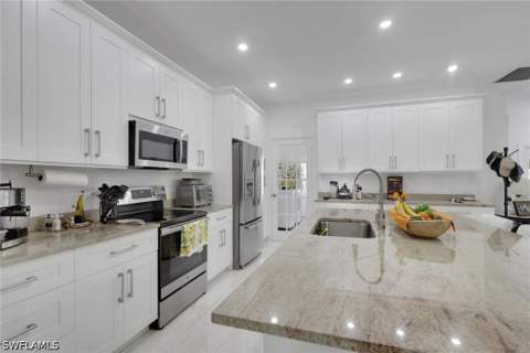330 17th St SW, Naples FL - photo 10 of 31
