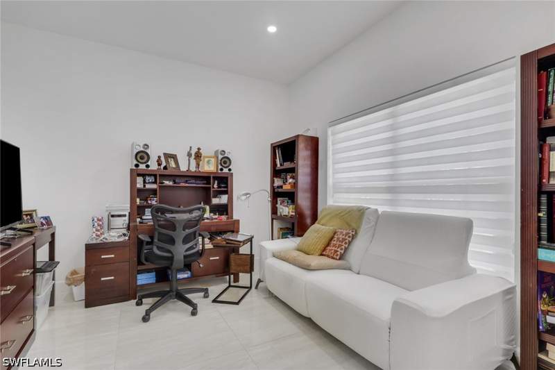 3 bedroom SingleFamilyResidence at 330 17th St SW, Golden Gate Estates, Naples — photo 5