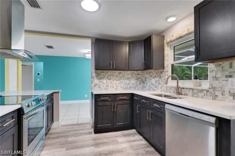 16500 Arbor Ridge Dr, Fort Myers FL - photo 8 of 36