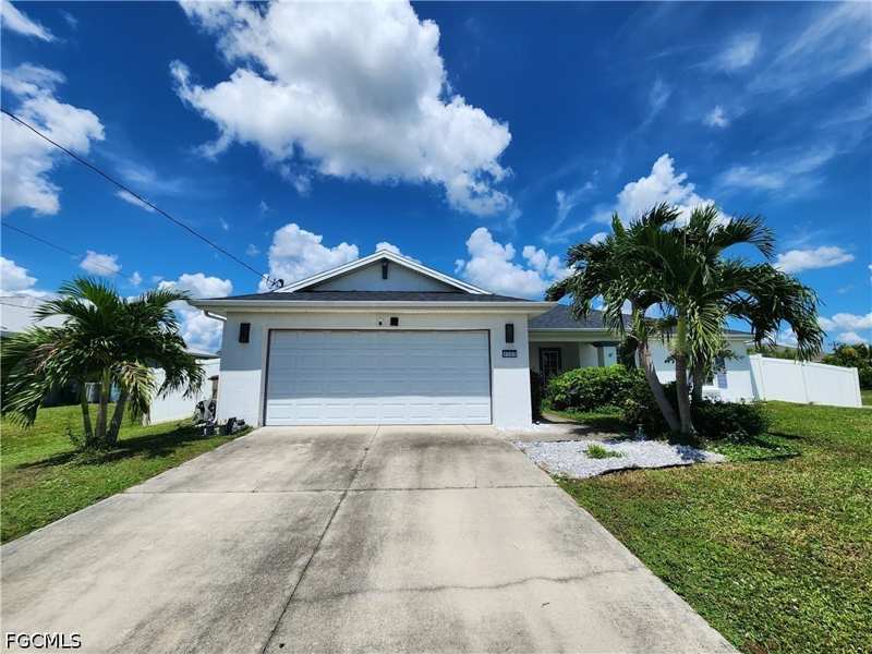 3 bedroom SingleFamilyResidence at 1727 NE 34th St, Gator Circle, Cape Coral — photo 1