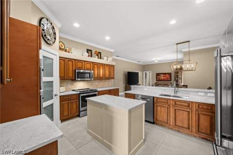 2127 Imperial Cir, Naples FL - photo 10 of 34