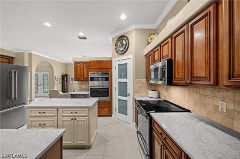 2127 Imperial Cir, Naples FL - photo 9 of 34