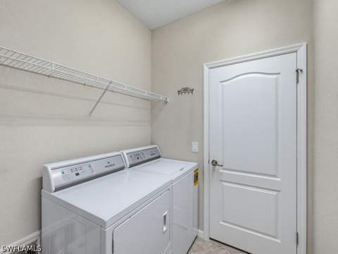 1482 Santiago Cir, Naples FL - photo 18 of 48