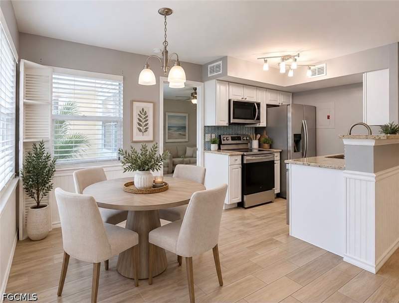 2 bedroom Condominium at 12520 Equestrian Cir 315, Venetian Palms, Fort Myers — photo 4