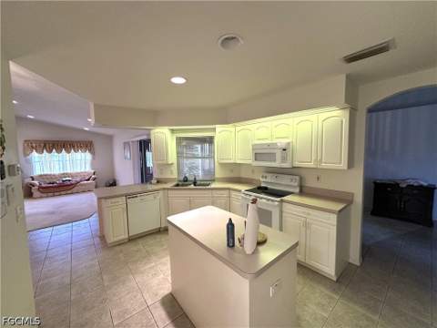 2409 Del Ray Pl, Lehigh Acres FL - photo 10 of 36