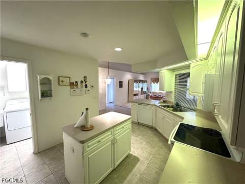 2409 Del Ray Pl, Lehigh Acres FL - photo 11 of 36