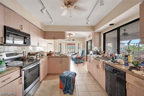 269 N Barfield Dr, Marco Island FL - photo 14 of 49