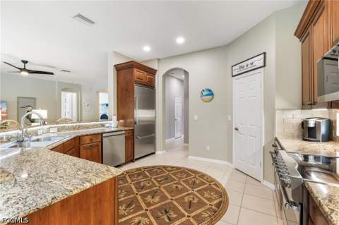 12644 Astor Pl, Fort Myers FL - photo 11 of 40
