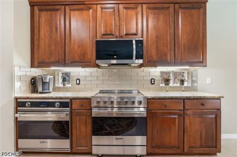 12644 Astor Pl, Fort Myers FL - photo 13 of 40
