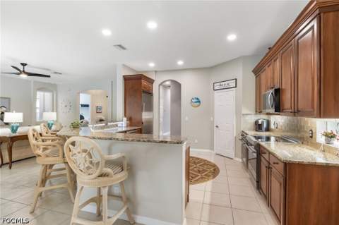12644 Astor Pl, Fort Myers FL - photo 9 of 40