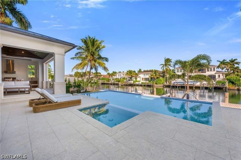5 bedroom SingleFamilyResidence at 1935 5th St S, Aqualane Shores, Naples — photo 4