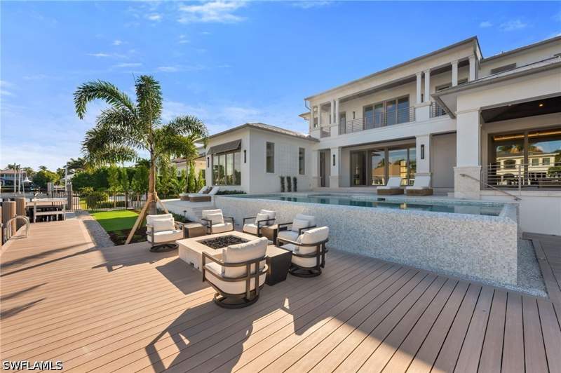 5 bedroom SingleFamilyResidence at 1935 5th St S, Aqualane Shores, Naples — photo 5