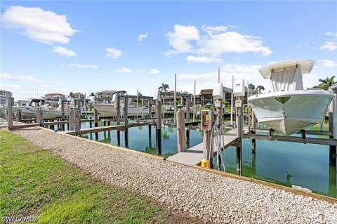 870 Collier Ct 406, Marco Island FL - photo 9 of 24
