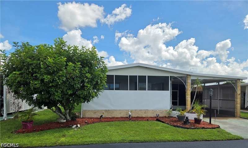 2 bedroom ManufacturedHome at 613 Friendly Pl, Lazy Days Mobile Village, North Fort Myers — photo 1
