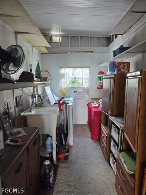 613 Friendly Pl, North Fort Myers FL - photo 6 of 42