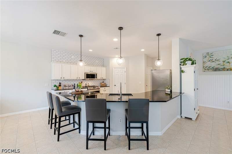 4 bedroom SingleFamilyResidence at 12861 Bay Timber Ct, Timber Ridge, Fort Myers — photo 5
