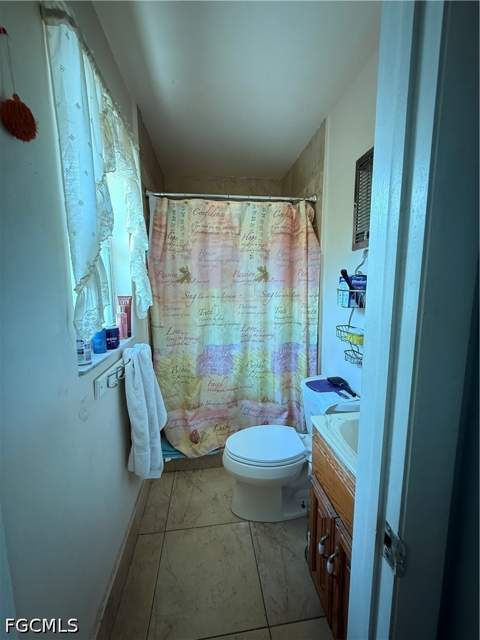 1379 Golf Dr, Fort Myers FL - photo 8 of 9