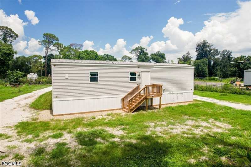 1 bedroom ManufacturedHome at 7905 Bogart Dr, Suncoast Estate, North Fort Myers — photo 1