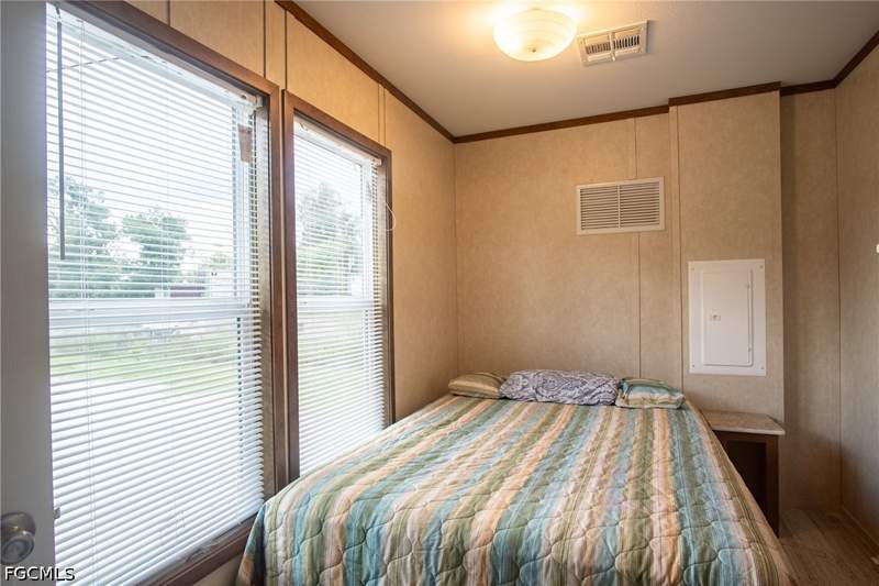 1 bedroom ManufacturedHome at 7905 Bogart Dr, Suncoast Estate, North Fort Myers — photo 2