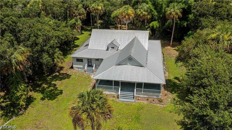 3 bedroom SingleFamilyResidence at 160 Curry St, Labelle, Labelle — photo 1