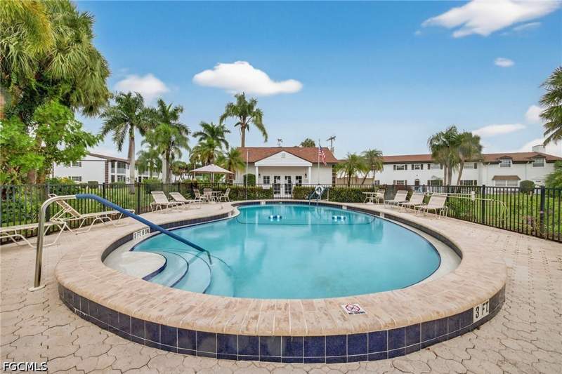 2 bedroom Condominium at 7049 New Post Dr E4, Foxmoor Condo, North Fort Myers — photo 2