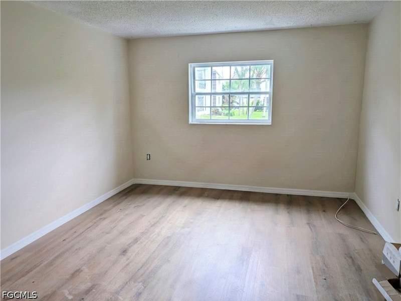 2 bedroom Condominium at 7049 New Post Dr E4, Foxmoor Condo, North Fort Myers — photo 4