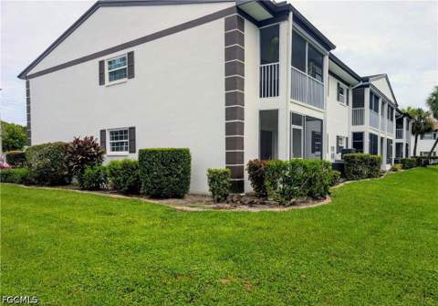 7049 New Post Dr E4, North Fort Myers FL - photo 9 of 12