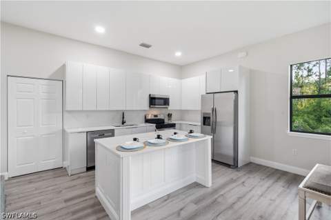 923 Milwaukee Blvd, Lehigh Acres FL - photo 13 of 34