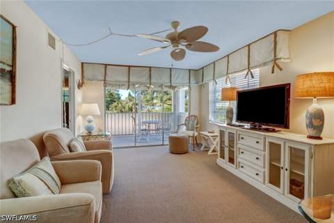 5 High Point Cir W 211, Naples FL - photo 11 of 44