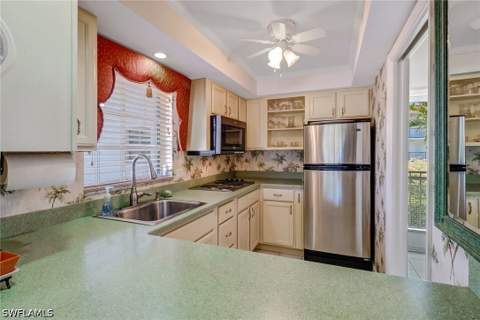 5 High Point Cir W 211, Naples FL - photo 15 of 44