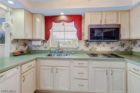 5 High Point Cir W 211, Naples FL - photo 16 of 44
