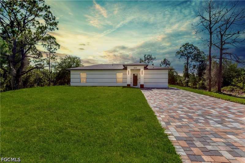 3 bedroom SingleFamilyResidence at 1019 Columbus Blvd S, Lehigh Acres, Lehigh Acres — photo 1