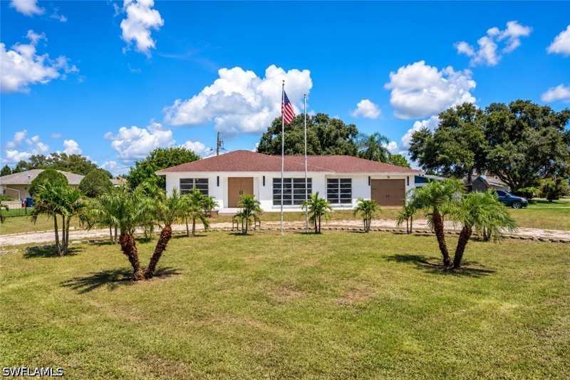 2 bedroom SingleFamilyResidence at 13002 10th St, Fort Myers Shores, Fort Myers — photo 1