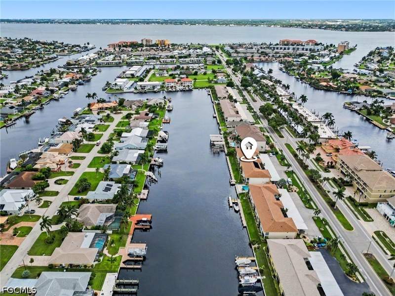 3 bedroom Condominium at 1705 Beach Pkwy 206, Beach Villa Condo, Cape Coral — photo 2