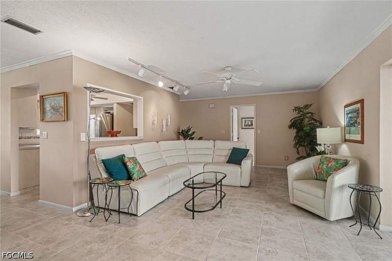3 bedroom Condominium at 1705 Beach Pkwy 206, Beach Villa Condo, Cape Coral — photo 5