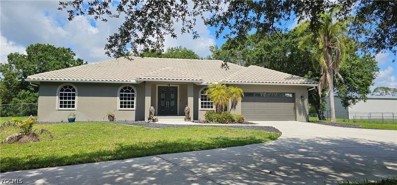 4 bedroom SingleFamilyResidence at 20101 Huffmaster Rd, North Fort Myers, North Fort Myers — photo 2