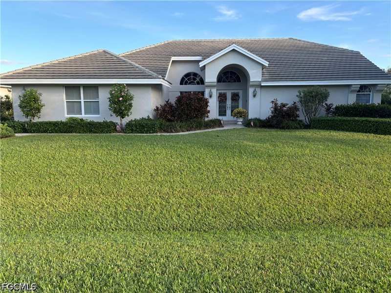 3 bedroom SingleFamilyResidence at 8161 Glenfinnan Cir, Fiddlesticks Country Club, Fort Myers — photo 1