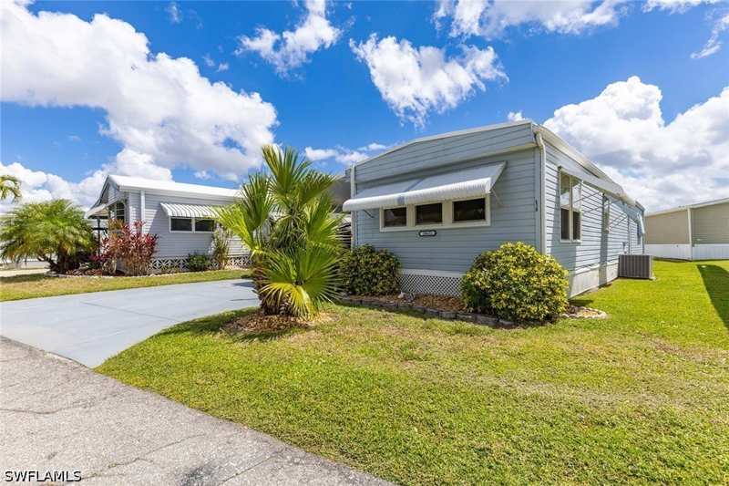 2 bedroom ManufacturedHome at 20631 Port Dr, Mariners Cove, Estero — photo 1