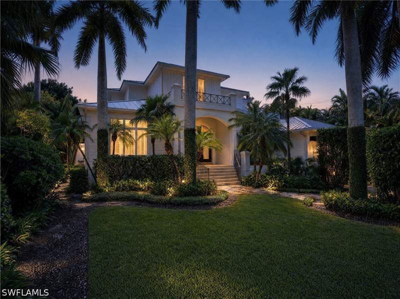 4 bedroom SingleFamilyResidence at 636 14th Ave S, Aqualane Shores, Naples — photo 3