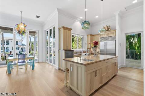 636 14th Ave S, Naples FL - photo 9 of 25