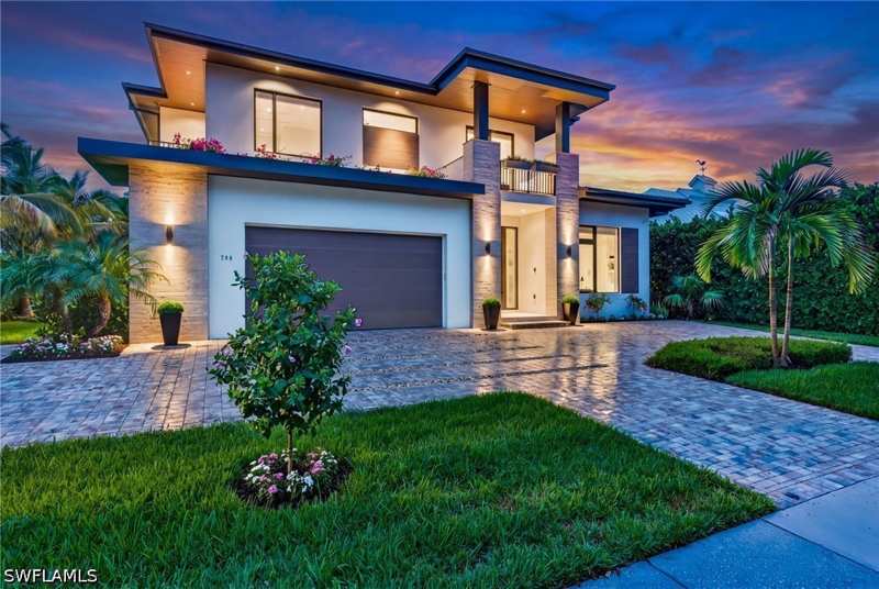 4 bedroom SingleFamilyResidence at 788 7th Ave N, Olde Naples, Naples — photo 1