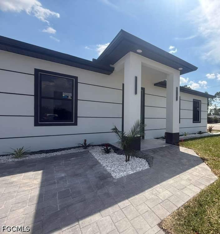 3 bedroom SingleFamilyResidence at 717 Devon St, Lehigh Acres, Lehigh Acres — photo 2