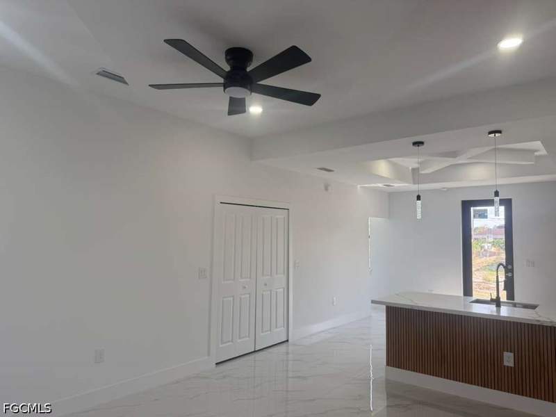 3 bedroom SingleFamilyResidence at 717 Devon St, Lehigh Acres, Lehigh Acres — photo 3