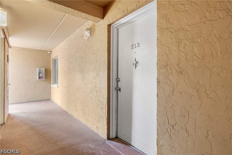 1 bedroom Condominium at 2366 E Mall Dr 213, Towers Condo, Fort Myers — photo 5