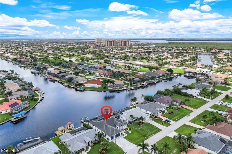 4 bedroom SingleFamilyResidence at 5321 SW 20th Pl, Cape Coral, Cape Coral — photo 4