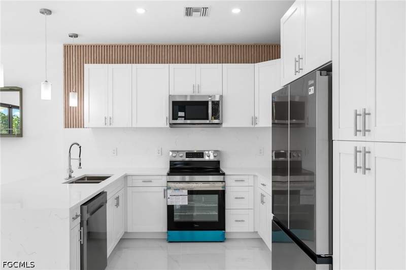 3 bedroom SingleFamilyResidence at 2517 24th St W, Lehigh Acres, Lehigh Acres — photo 5