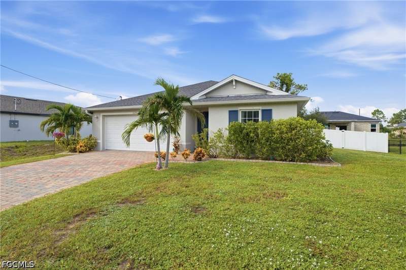 3 bedroom SingleFamilyResidence at 1635 NE 33rd St, Gator Circle, Cape Coral — photo 3